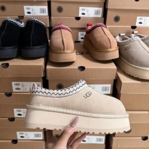 UGG Boots Liquidation Pallet (60-120 Pairs) Wholesale